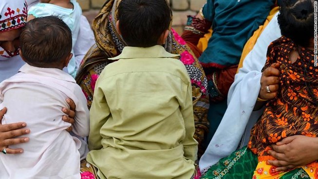 Một huyện Pakistan có gần 700 ca nhiễm HIV, nghi dùng kim bẩn