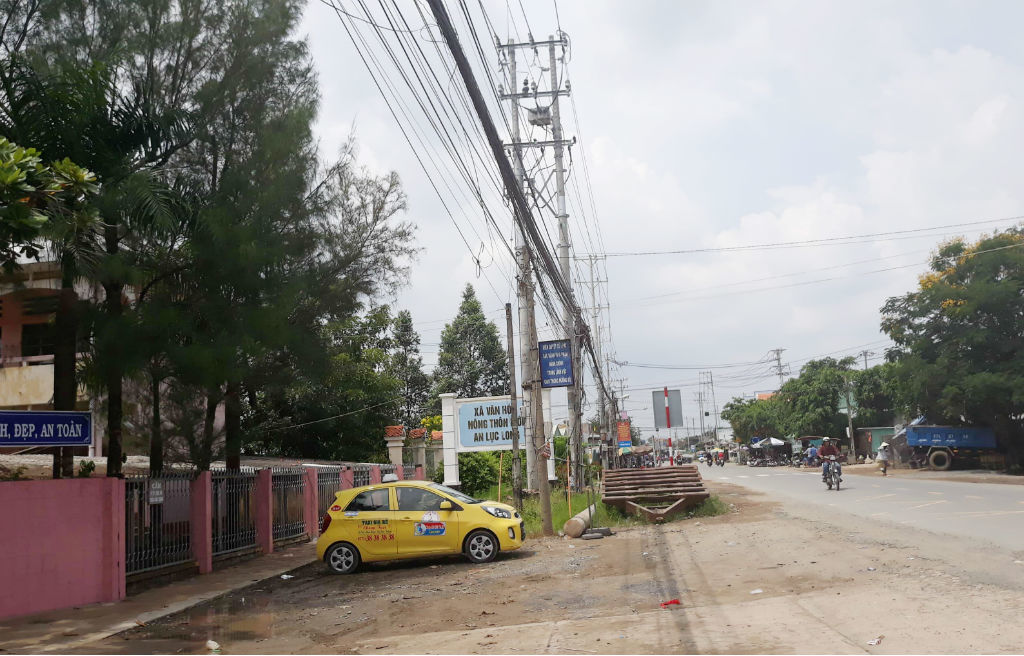 Vụ điện giật chết trước cổng trường: Lời kể của nữ sinh thoát nạn