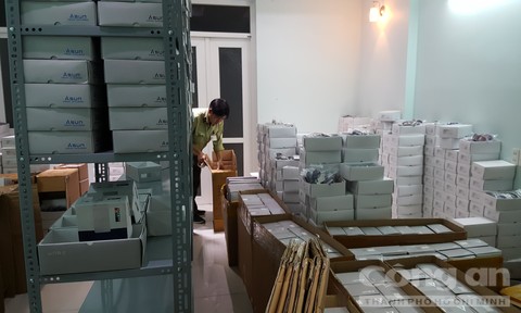 Phát hiện lô mắt kính giả ‘khủng’ nhất từ trước đến nay