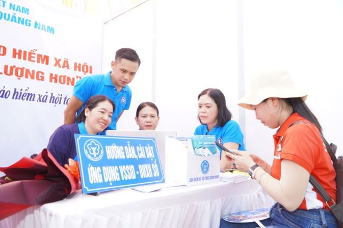 Phối hợp nghiên cứu, đề xuất giải pháp tích hợp tiện ích sổ Bảo hiểm Xã hội trên ứng dụng VNeID