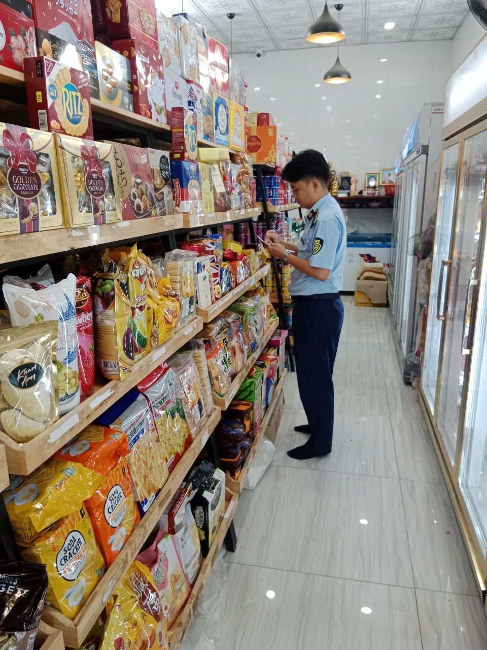 Tây Ninh: Phát hiện lượng lớn thực phẩm nhập lậu trị giá trên 300 triệu đồng